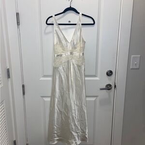 Jones New York Cream Slip Dress Plunge Neckline Sleeveless